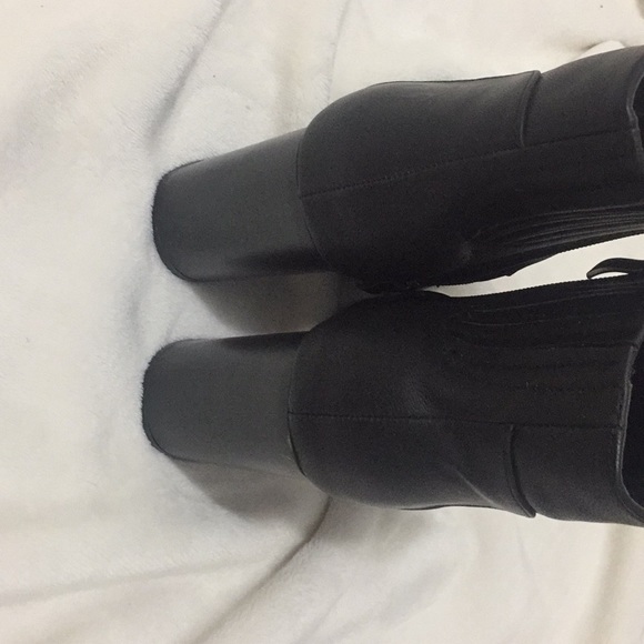 Black high heel booties - Picture 5 of 6